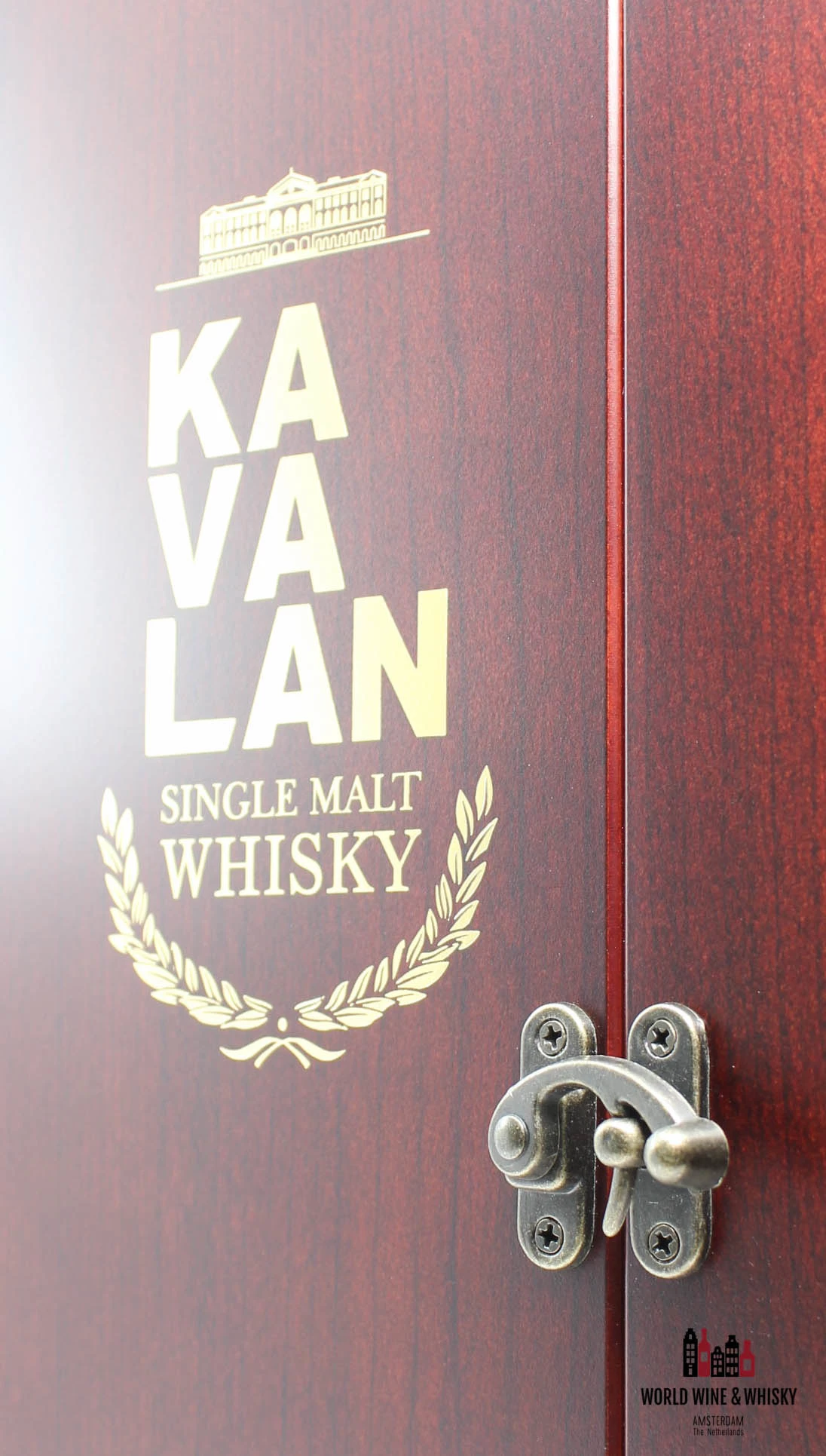 Kavalan 2010 2016 Amontillado Sherry Cask - Decanter Set - Limited Edition 2016_0107 56.3% (1 Of 390) 8 Kavalan 2010 2016 Amontillado Sherry Cask - Decanter Set - Limited Edition 2016_0107 56.3% (1 Of 390) - Image 6